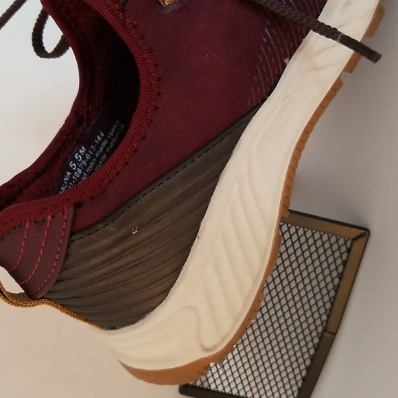 Baretraps Sneakers - Picture 5 of 10